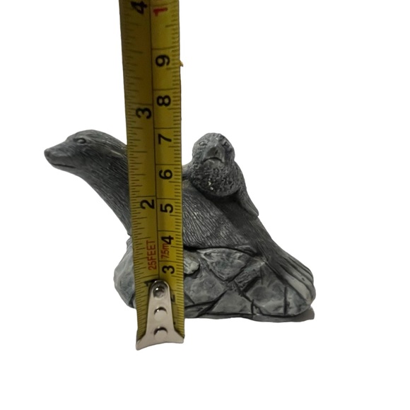 Seal and Pup Sculpture Made From Volcanic Ash - Picture 8 of 9